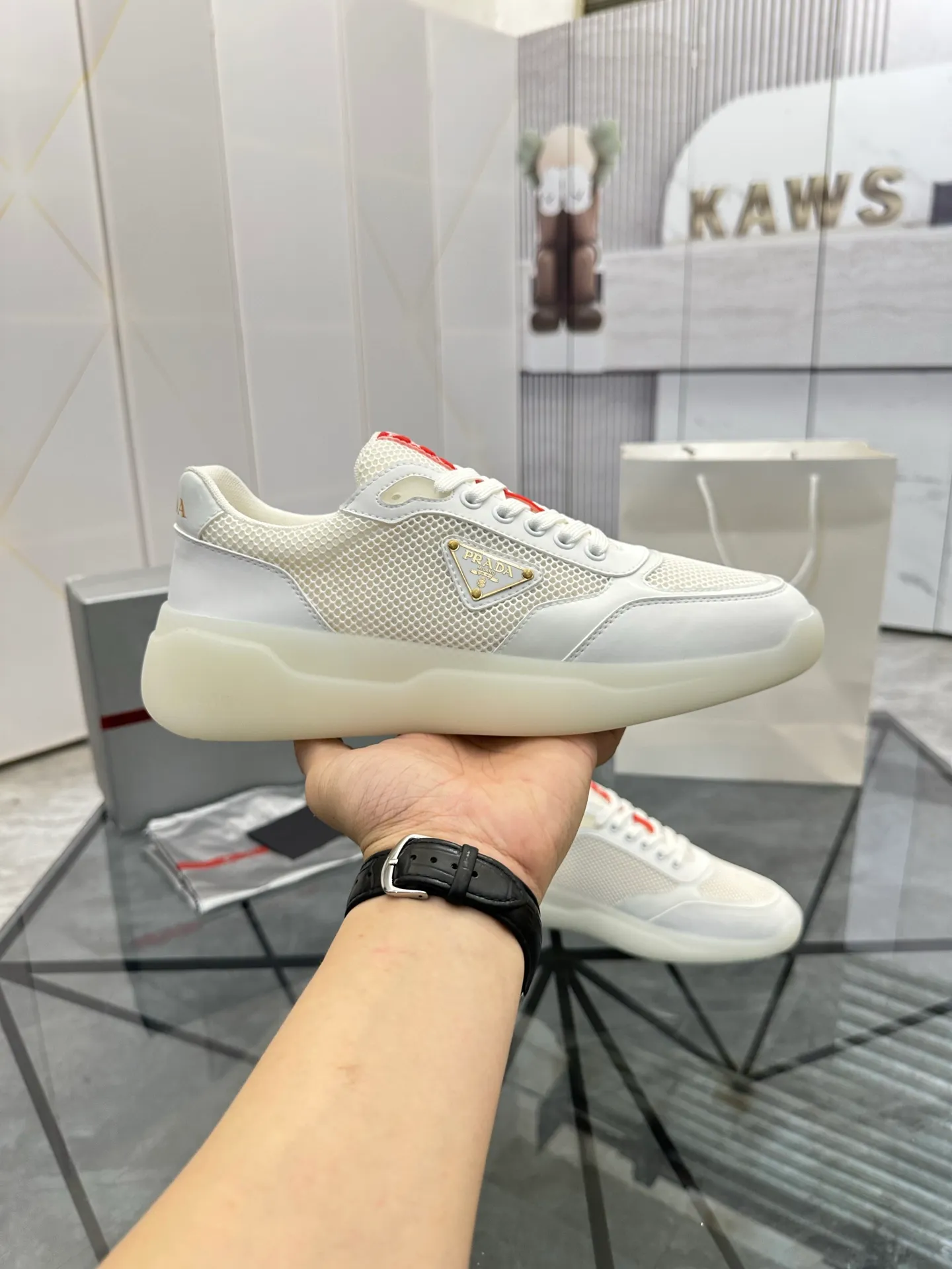 Men's shoes for sale 💰: 💰P620¥ High-end top quality Product trademark: Prada *"Prada*" low-top casual shoes Regular size: 38-45 (can be customized to 46) Product materials: Upper imported first-layer cowhide spliced ​​with original fabric, breathable lining, cowhide foot pads, original outsole. No.: 001